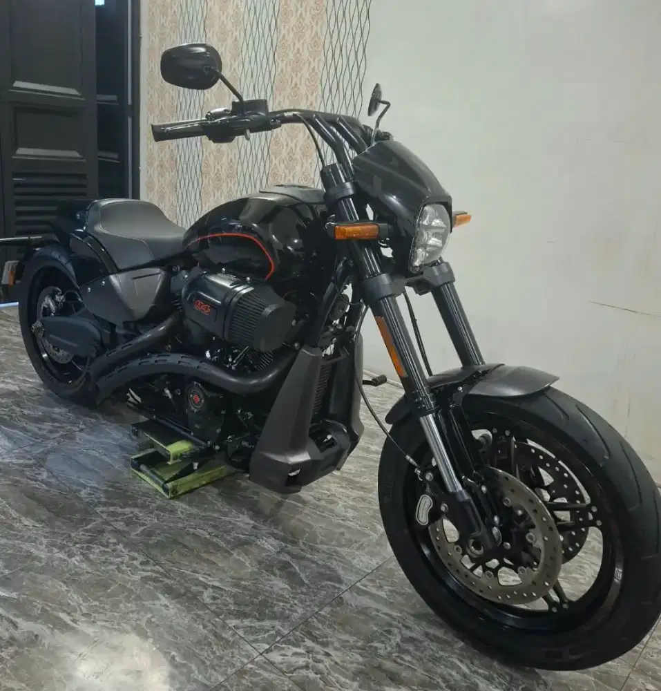Harley Davidson fxdr full paper like new fatboy