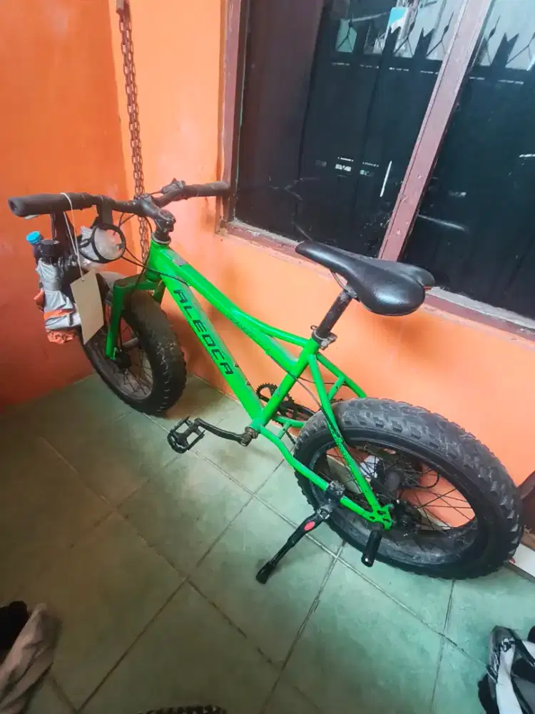 Sepeda fat bike Aleoca