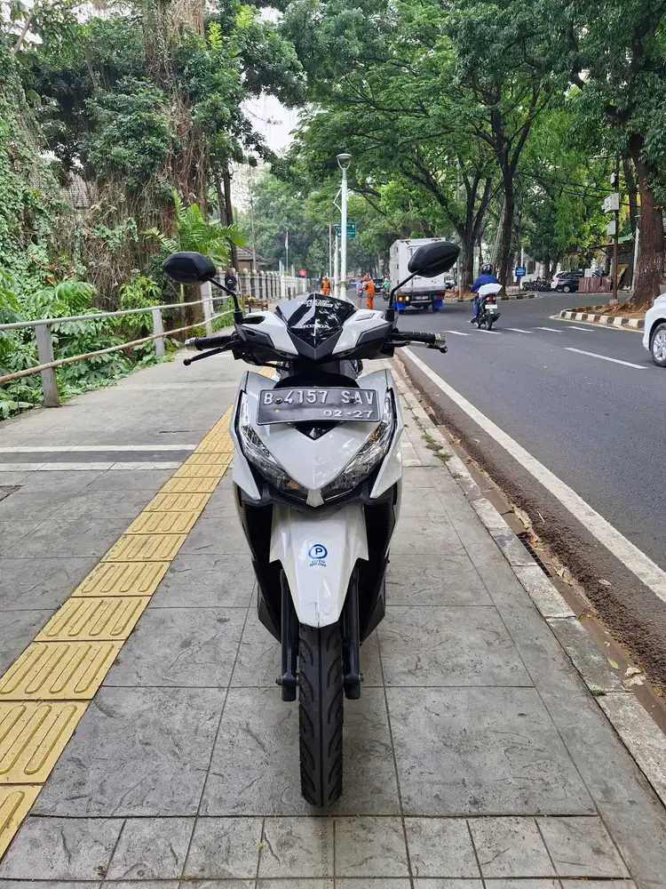 DIJUAL CASH HONDA VARIO 150 LED OLD THN 2017 PJK IDUP SIAP PAKAI