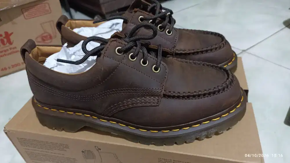Sepatu Dr Martens Lowell Dark Brown