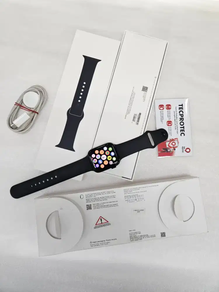 apple watch SE 3 44mm ibox istimewa