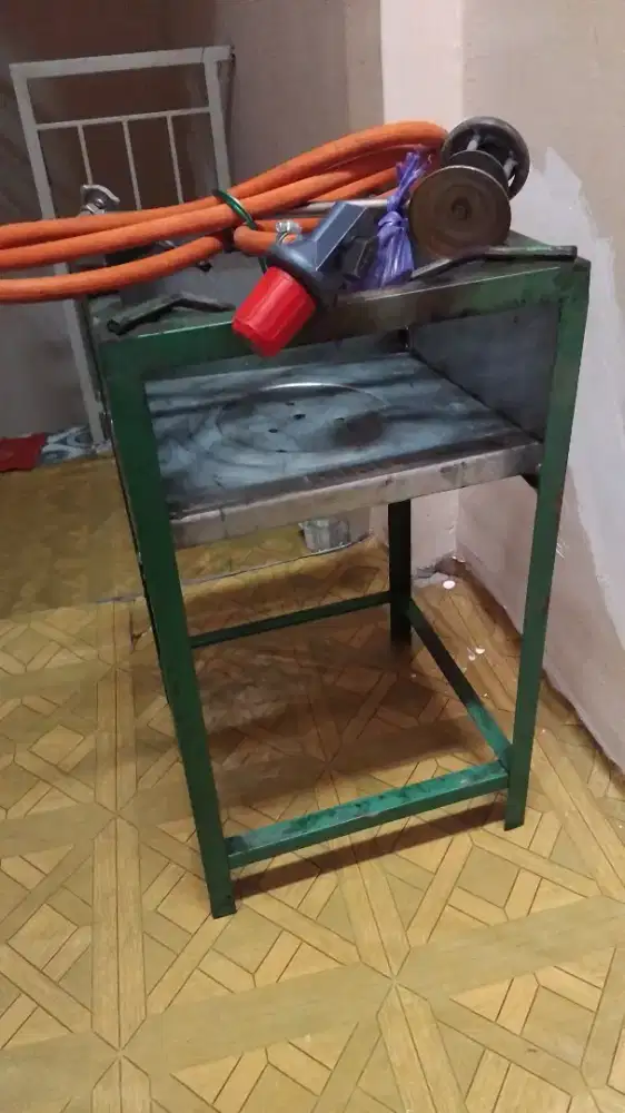 Peralatan jualan gorengan