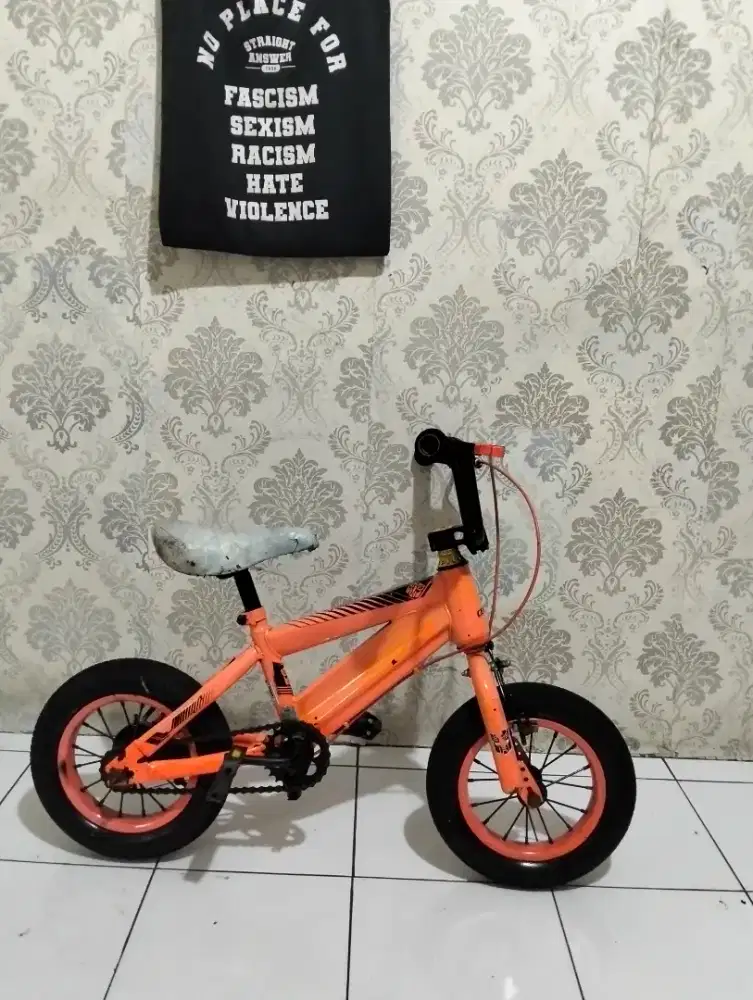 Sepeda BMX anak ukuran 12 untuk balita