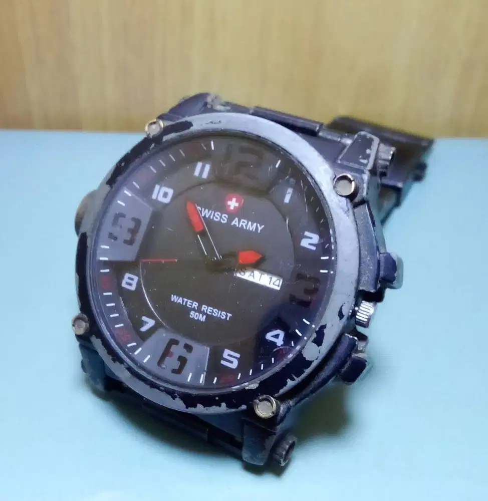 Jam Tangan Swiss Army Fungsi Baik & Normal