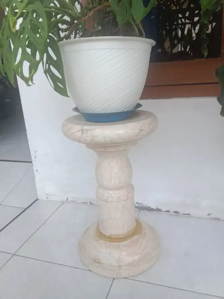 Kursi marmer asli tulungagung