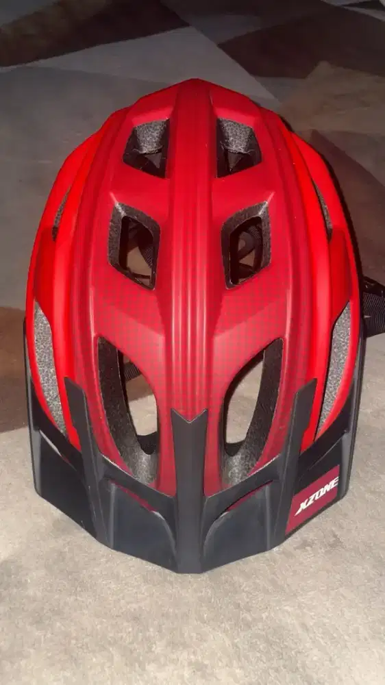 HELM SEPEDA XZONE
