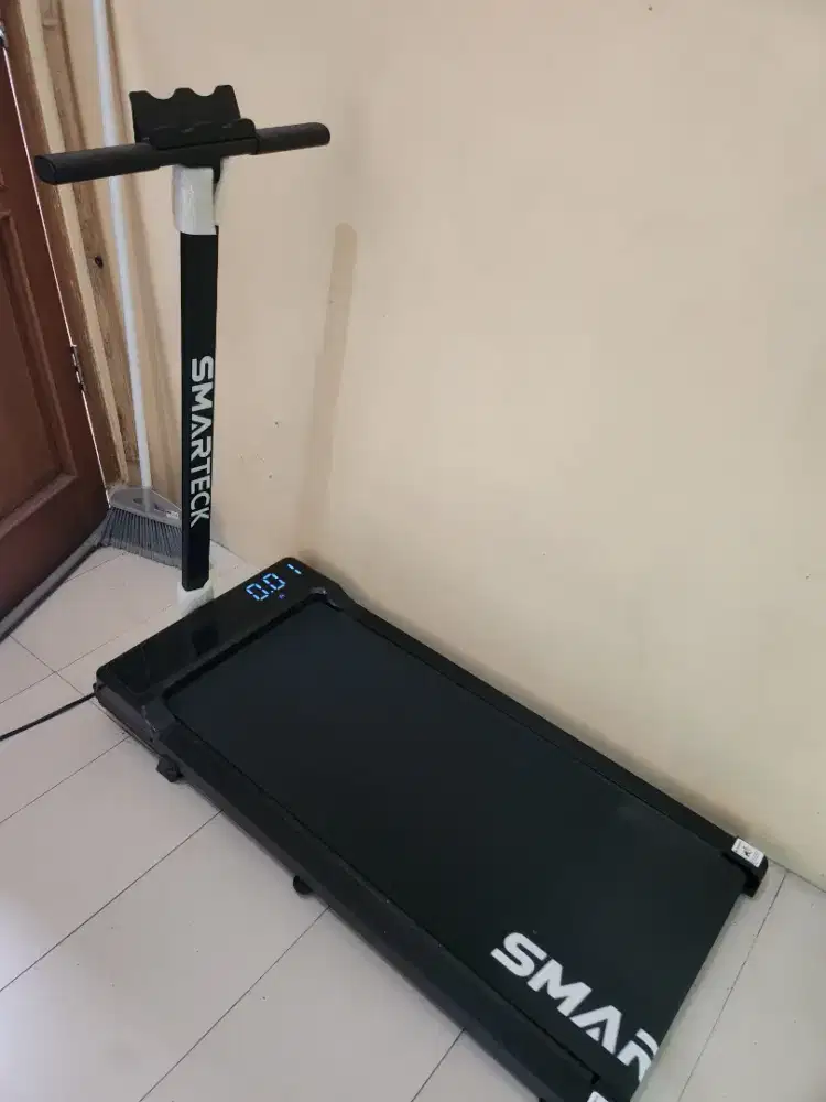 SmartTrek Treadmill Like New BU