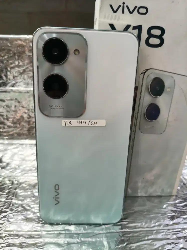 Vivo y18 NFC 4+4/64 no minus kurang mulus lengkap