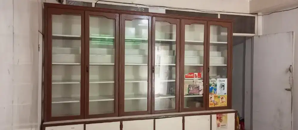 LEMARI TOKO KAYU UNTUK KEPERLUAN ARSIP