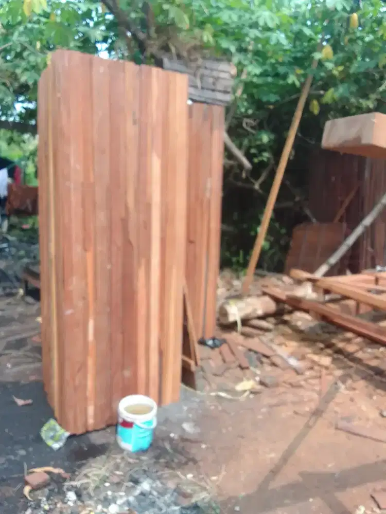 Sevitink kotak WC dari Ulin