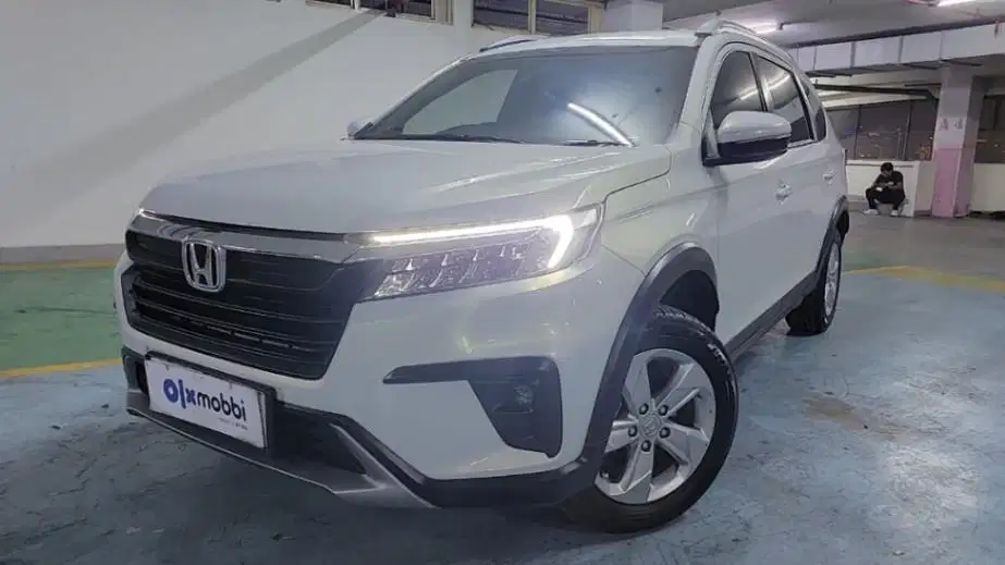 DP 9, JT Honda BR-V 1.5 E Bensin-MT Putih 2023