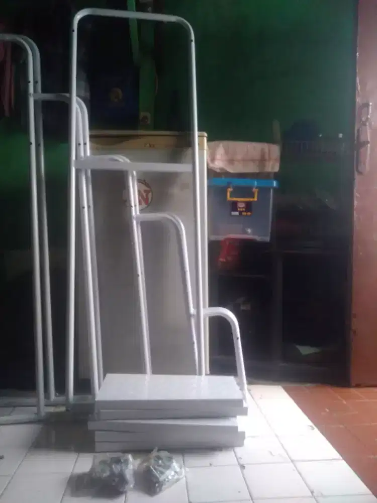 TANGGA DORONG BESI
