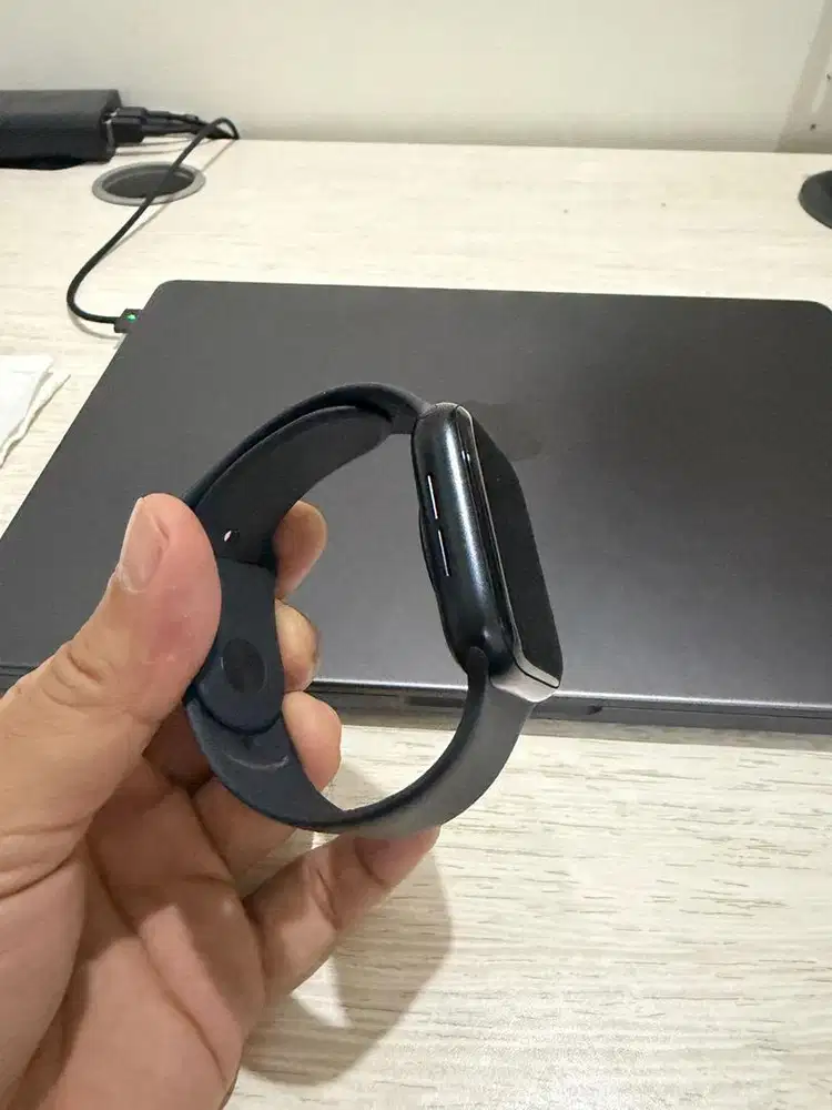 Apple Watch SE 2 44mm Garansi iBox sd. November 2026
