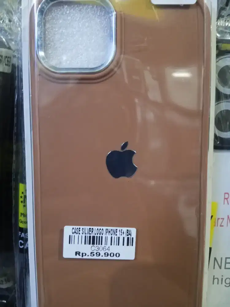 CASE SILVER LOGO IPHONE 15+