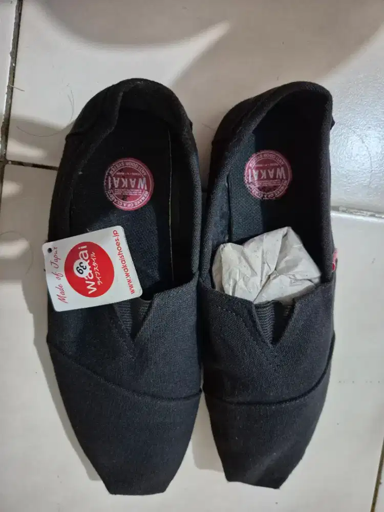 Wakai shoes kebesaran