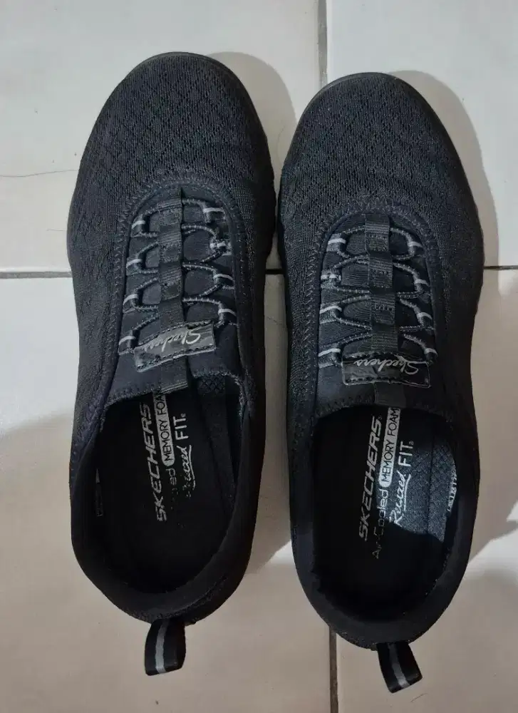 Skechers relaxed fit