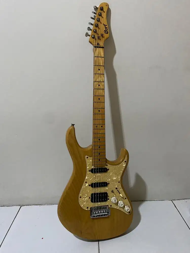 Dijual gitar listrik Cort G215 original