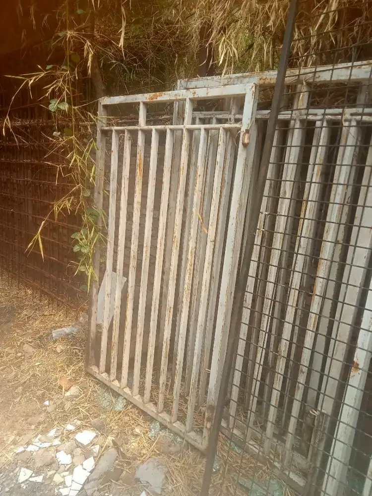 pintu lipet minimalis