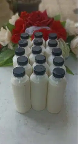 1 liter susu kambing etawa murni dalam kemasan botol 250ml berkhasiat