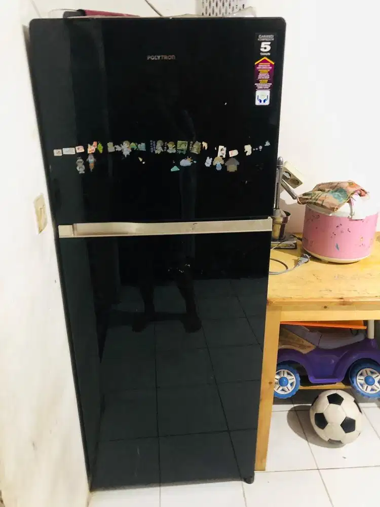 di jual kulkas polytron