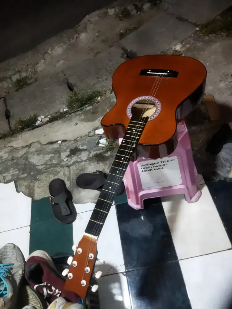 Gitar struk akustik yamaha