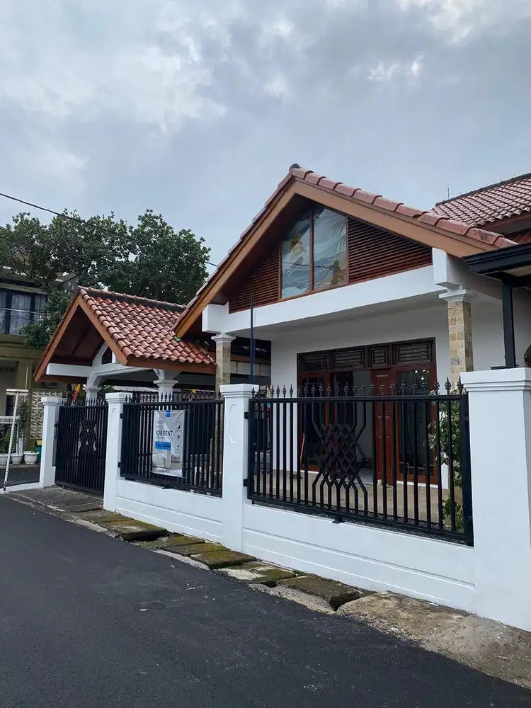 DISEWAKAN RUMAH KOMPLEK ANTAPANI