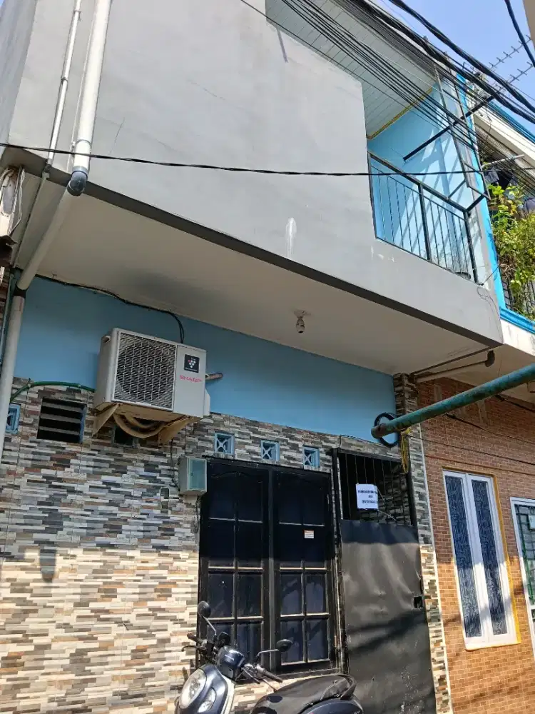 DISEWAKAN RUMAH 2 LANTAI