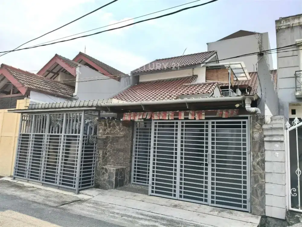 Di Jual Rumah 2 Lantai Strategis Di Kebayoran Lama JakSel 11006