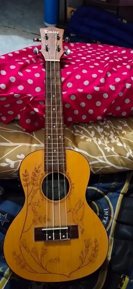 Ukulele UK - 24