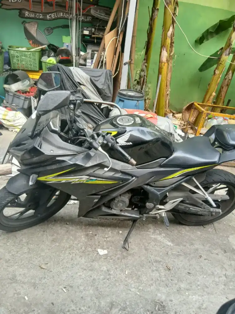JUAL CBR 150R TAHUN 2017