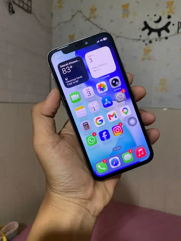 iPhone 11 Pro (64)GB All Operator!! Silver..!