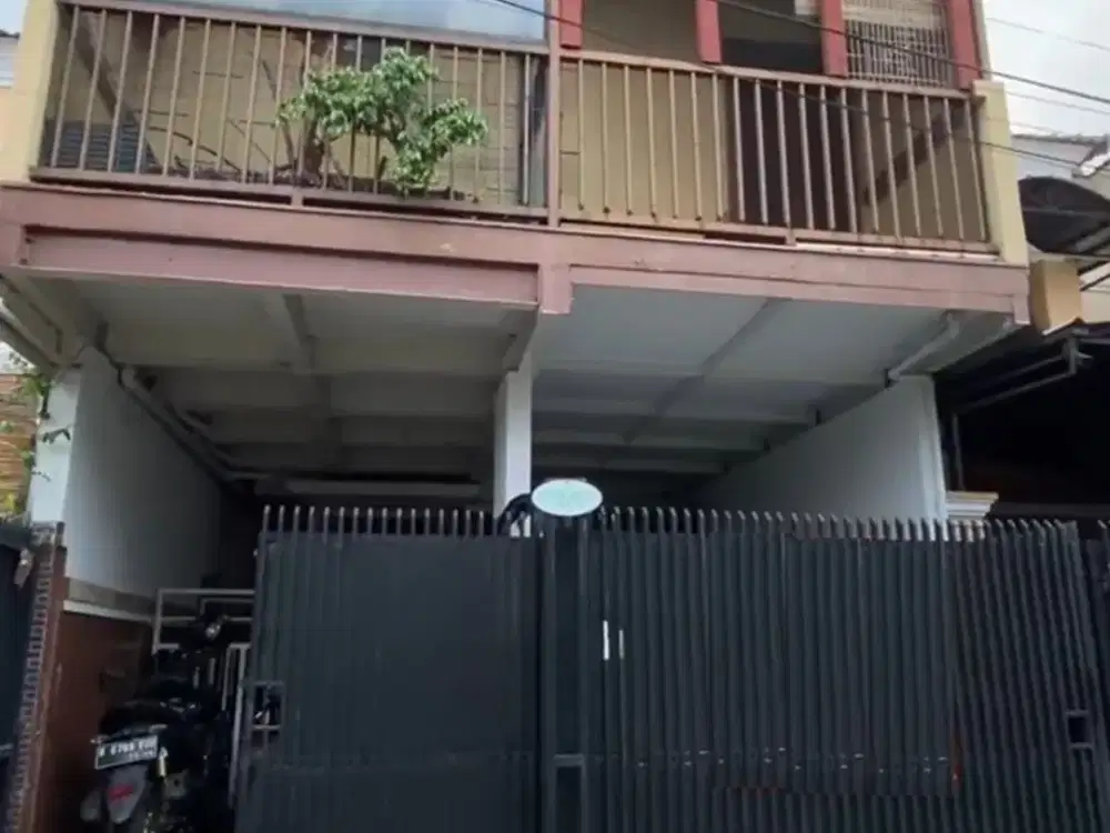 Rumah 2 Lantai Dengan Attic Room di Poris