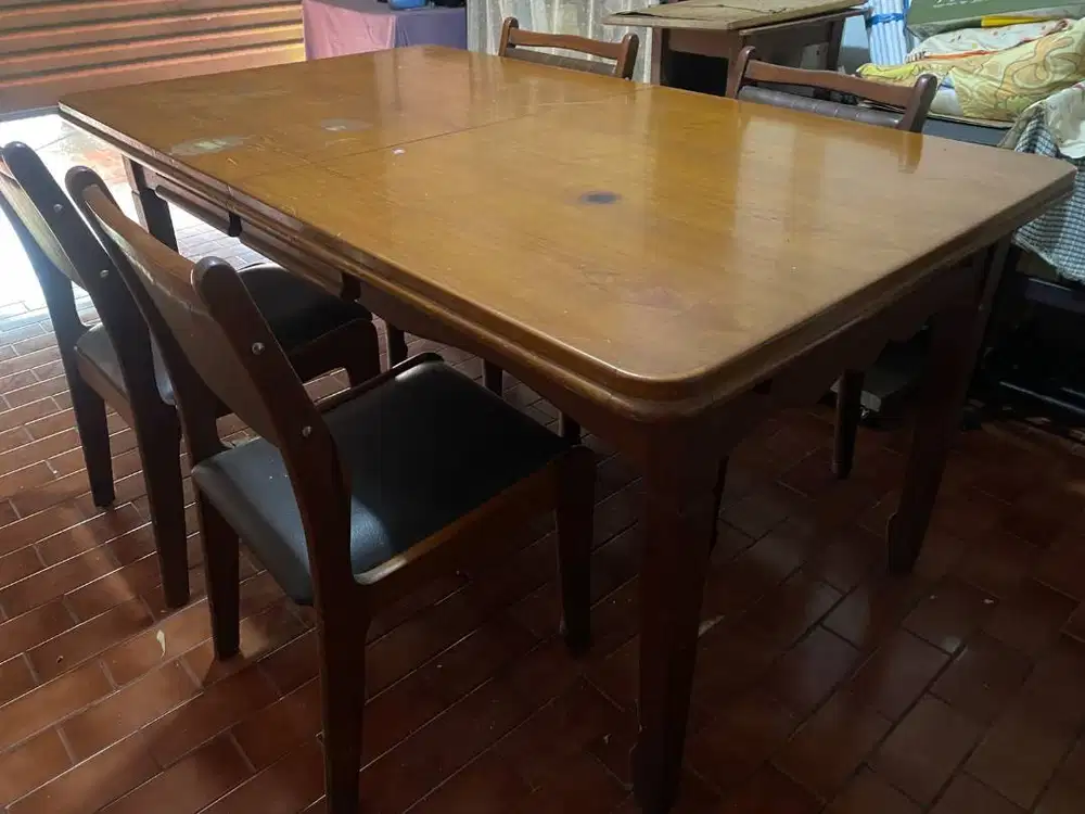 Meja Makan Kayu Jati Asli dengan 4 Kursi
