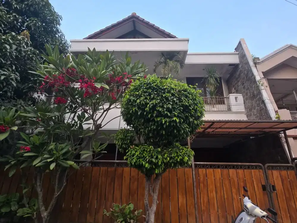 Dijual Rumah Mewah Murah 2 Lantai Bonus Perabotan Dekat UNESA Dan Royal Plaza Di Ketintang Surabaya