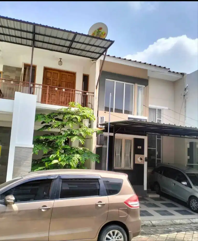 Rumah di graha wahid ada furnish di kedung mundu semarang
