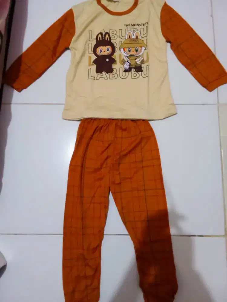 Set piyama anak unisex motif labubu