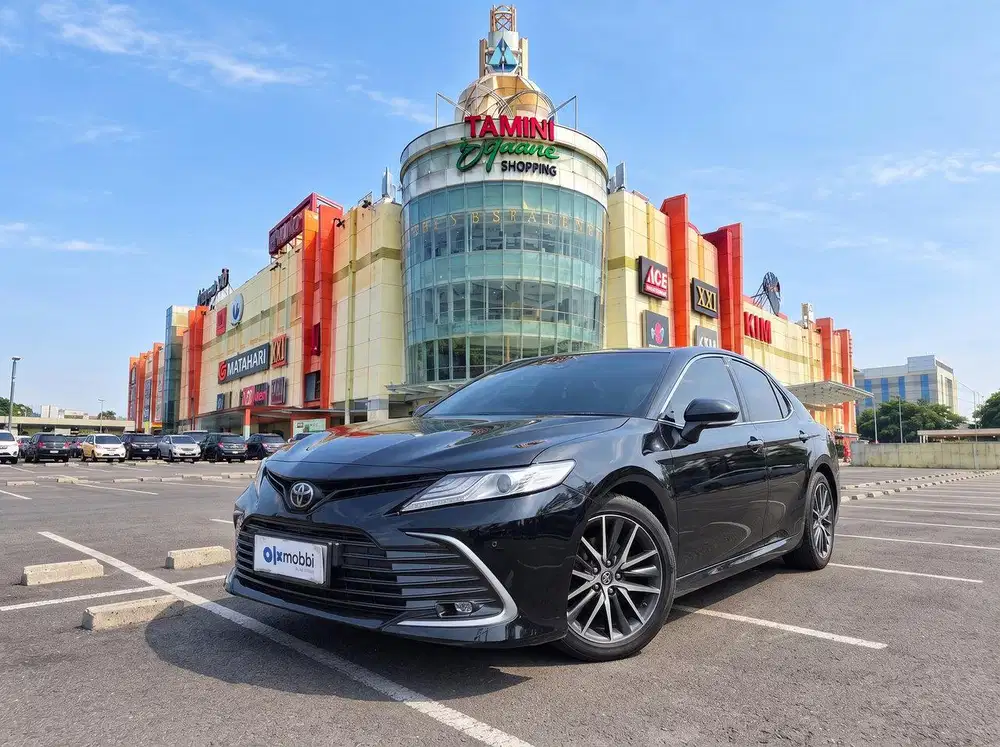 TDP RENDAH - Toyota Camry 2.5 V Bensin-AT 2021 Hitam CPAJB