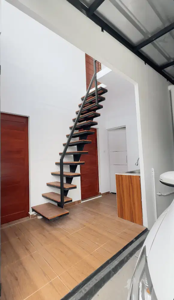 Rumah cantik minimalis compact, Siap Huni di Jakarta Selatan