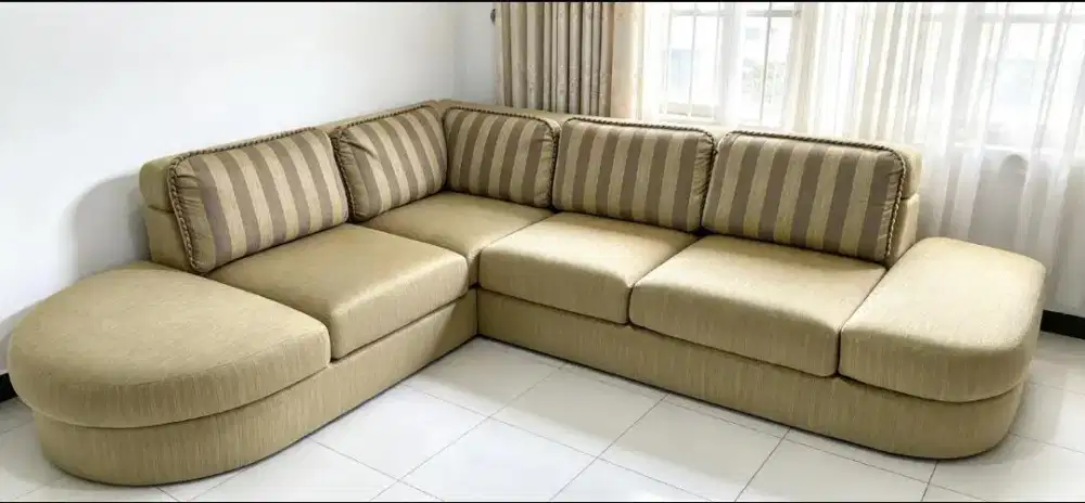 Sofa L sudut Costume