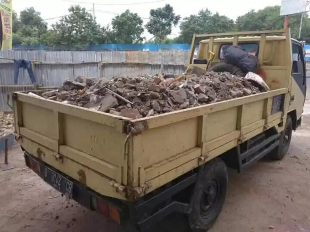 Jasa buang puing dan sampah proyek