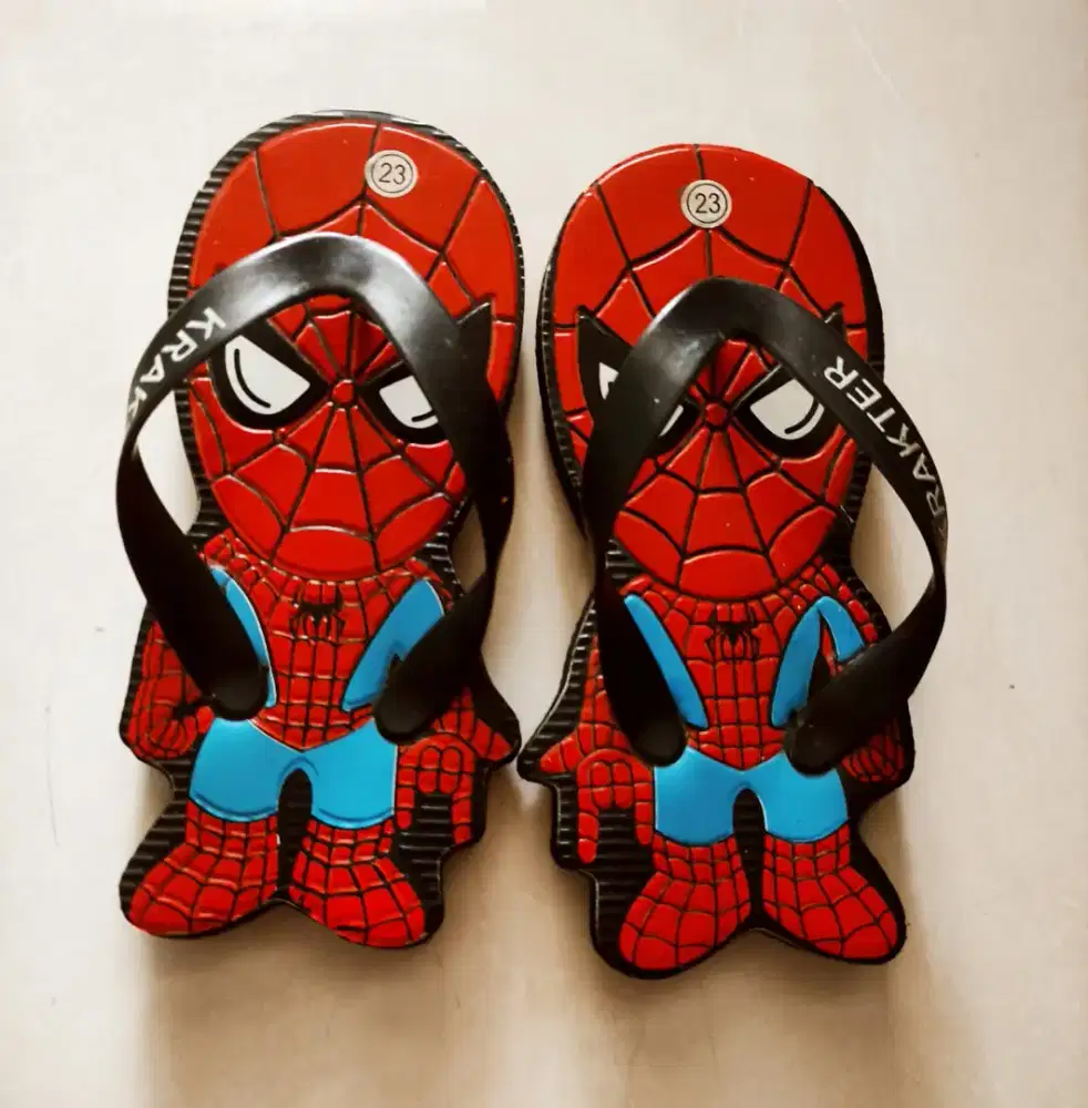 Sendal jepit anak cowo motif spiderman