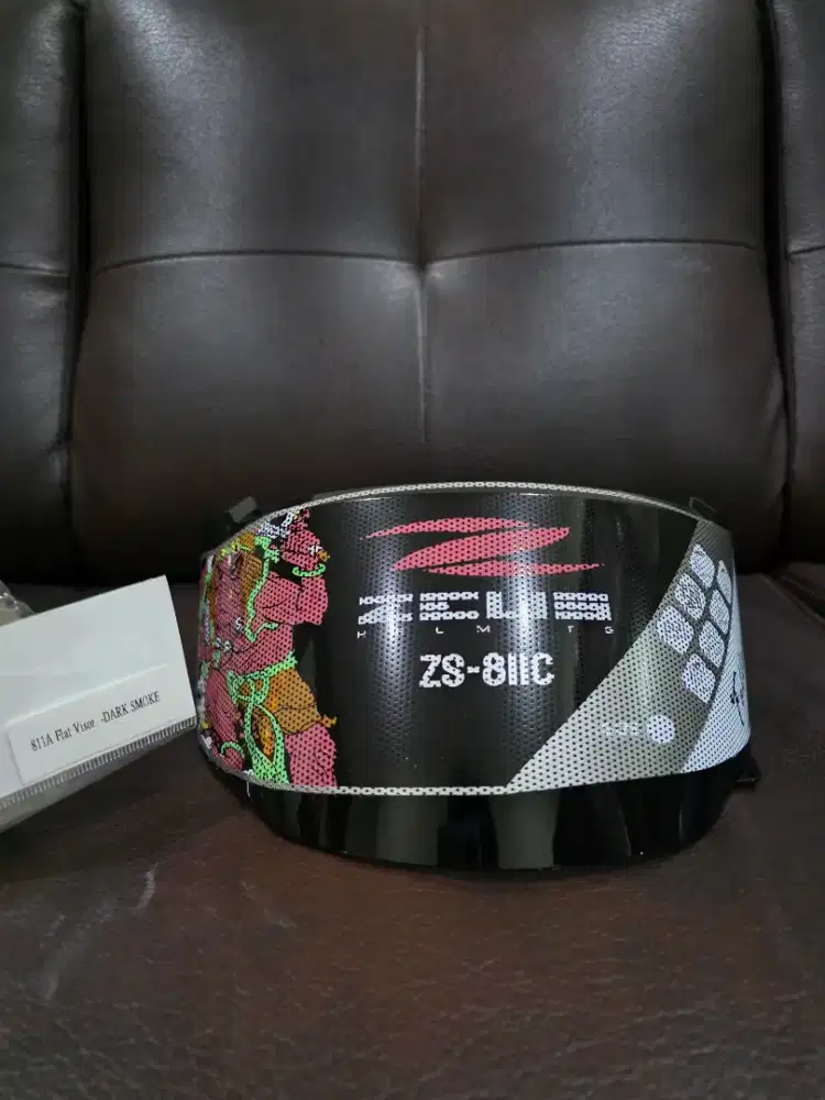 Flat Visor Zeus 811C