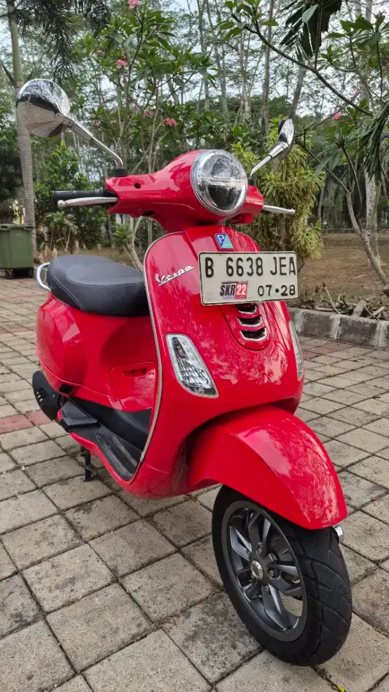 VESPA Piaggo LX  i-GET 125 TAHUN BELI JULI  2023 NIK 2022