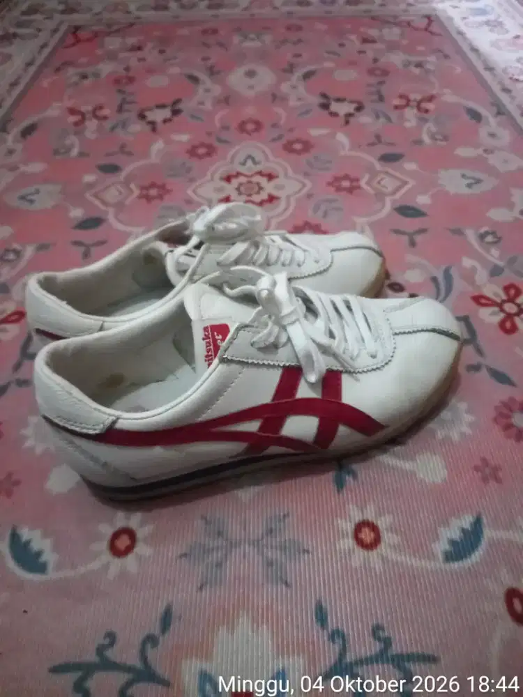 Sepatu size 38 layak pakai