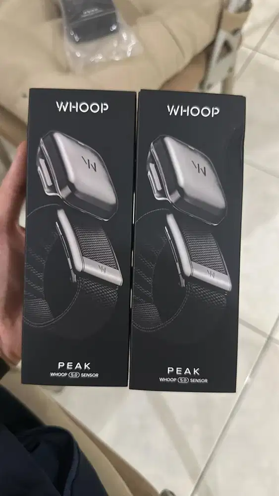 BNIB Whoop 5.0 PEAK + 12 Month Sub