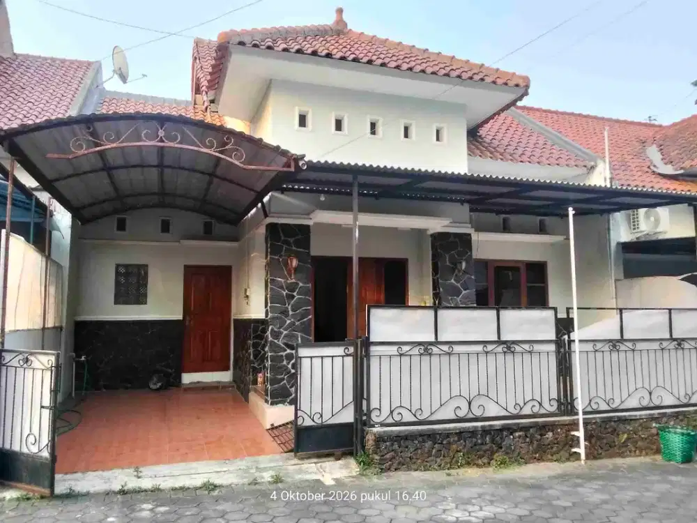 Rumah dalam perumahan di utara amikom condong catur depok sleman