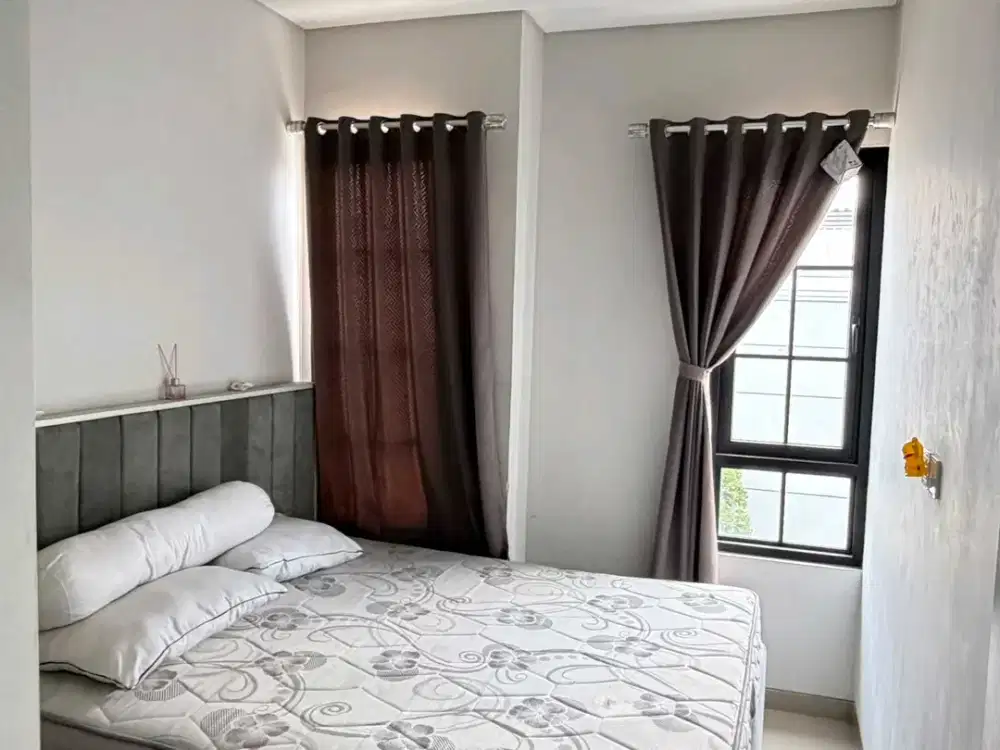 Disewakan Rumah Mansion Nine Lakarsantri 2LT 2KT LT50m Dekat Universitas Ciputra dan Pakuwon Mall Surabaya Barat