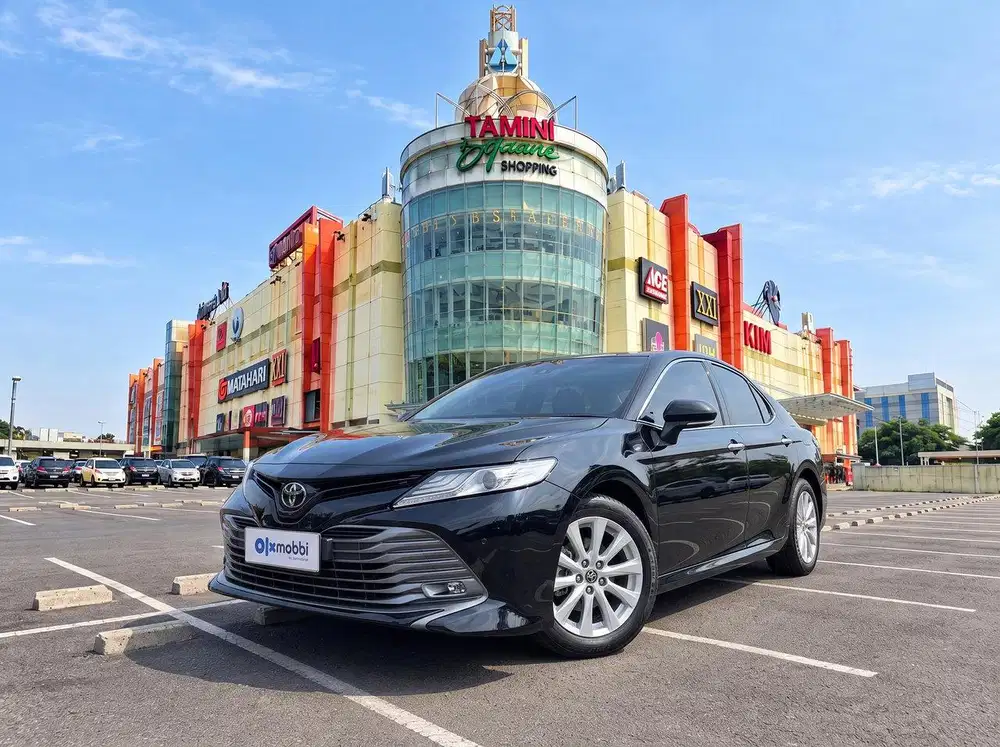 TDP RENDAH - Toyota Camry 2.5 V Bensin-AT 2022 Hitam CUAIB