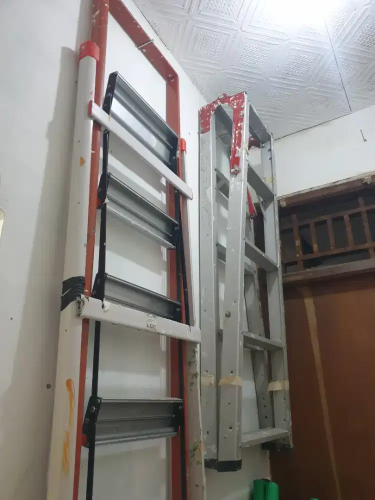Tangga lipat alumunium