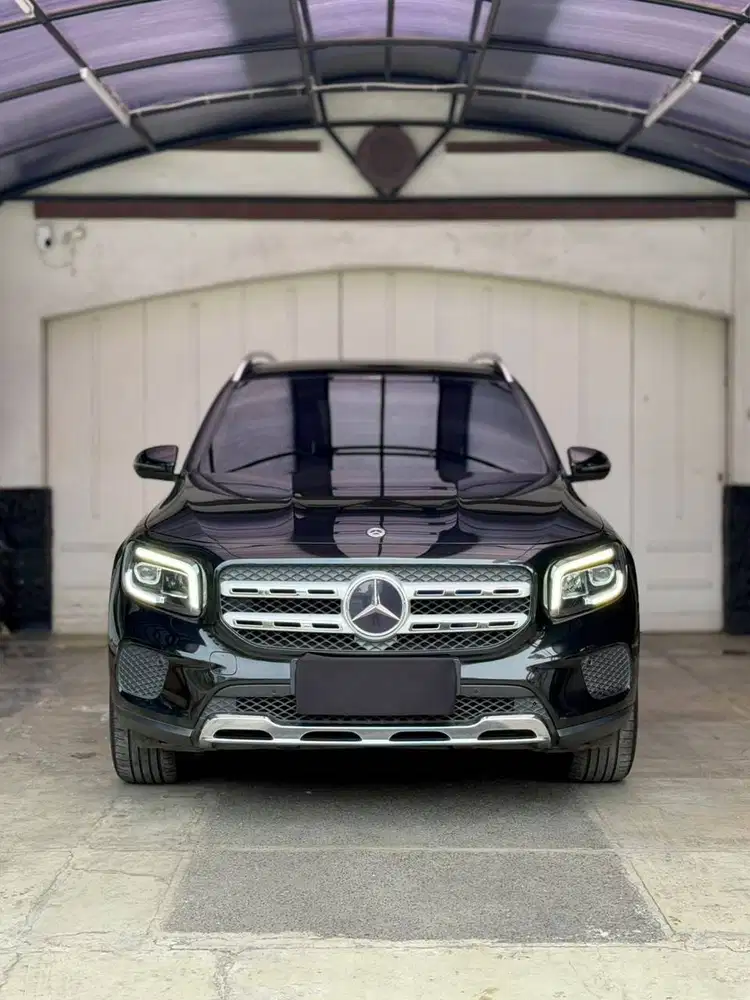 HARGA CASH!!! MERCEDES BENZ GLB200 AMG FACELIFT 7 SEATERS!